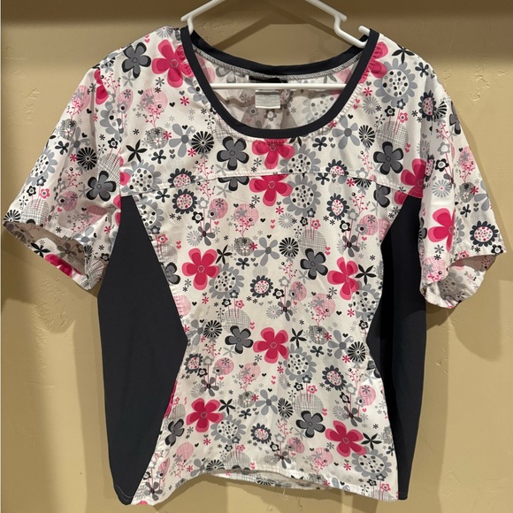 Cherokee Scrub Tops - Picture 4 of 5